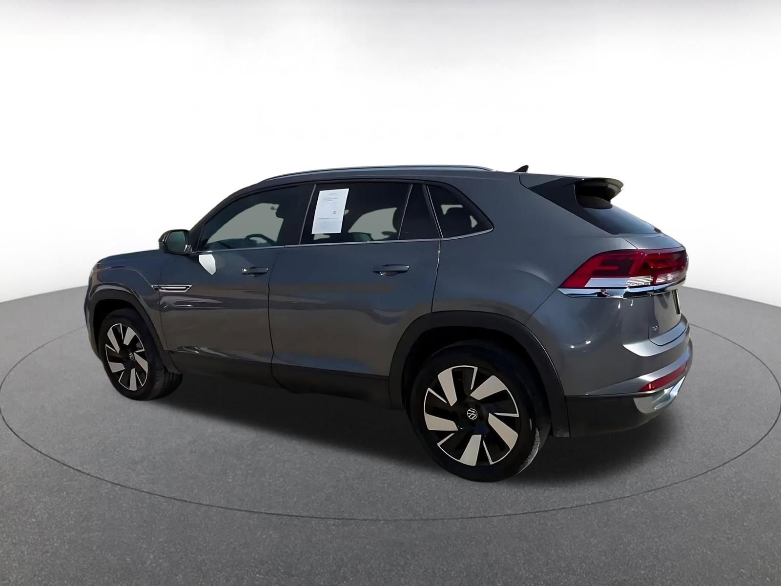 Used 2025 Volkswagen Atlas Cross Sport SE image 10