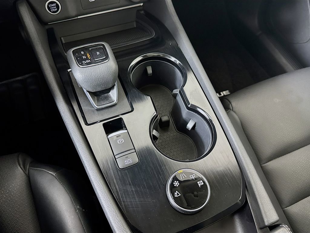 Used 2023 Nissan Rogue SV w/ SV Premium Package image 16