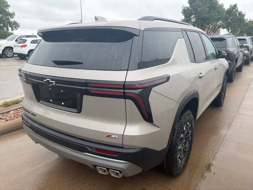 New 2027 Chevrolet Traverse Z71 w/ Enhanced Driving Package AWD/4WD image 2