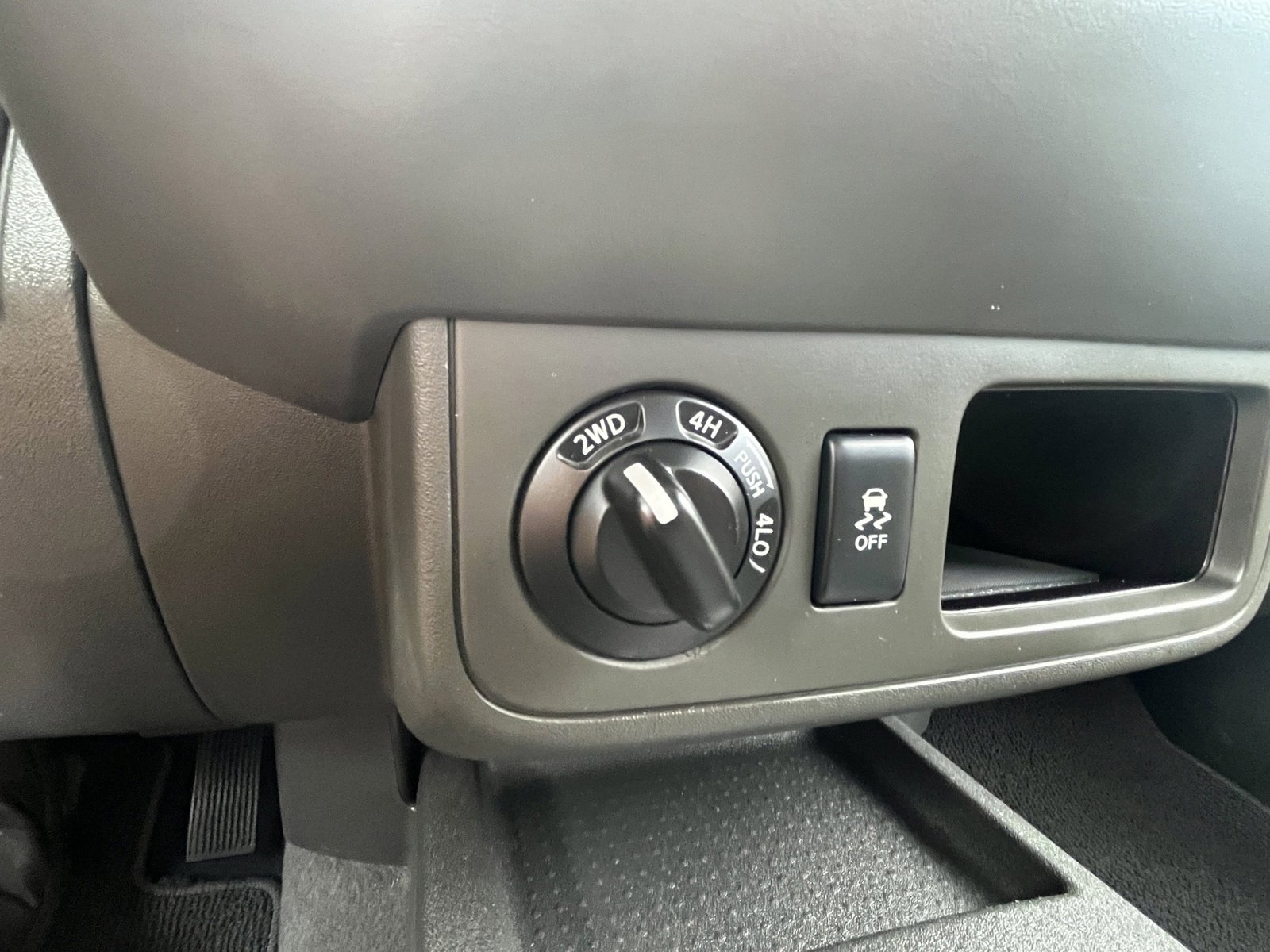 Used 2020 Nissan Frontier SV AWD/4WD image 17