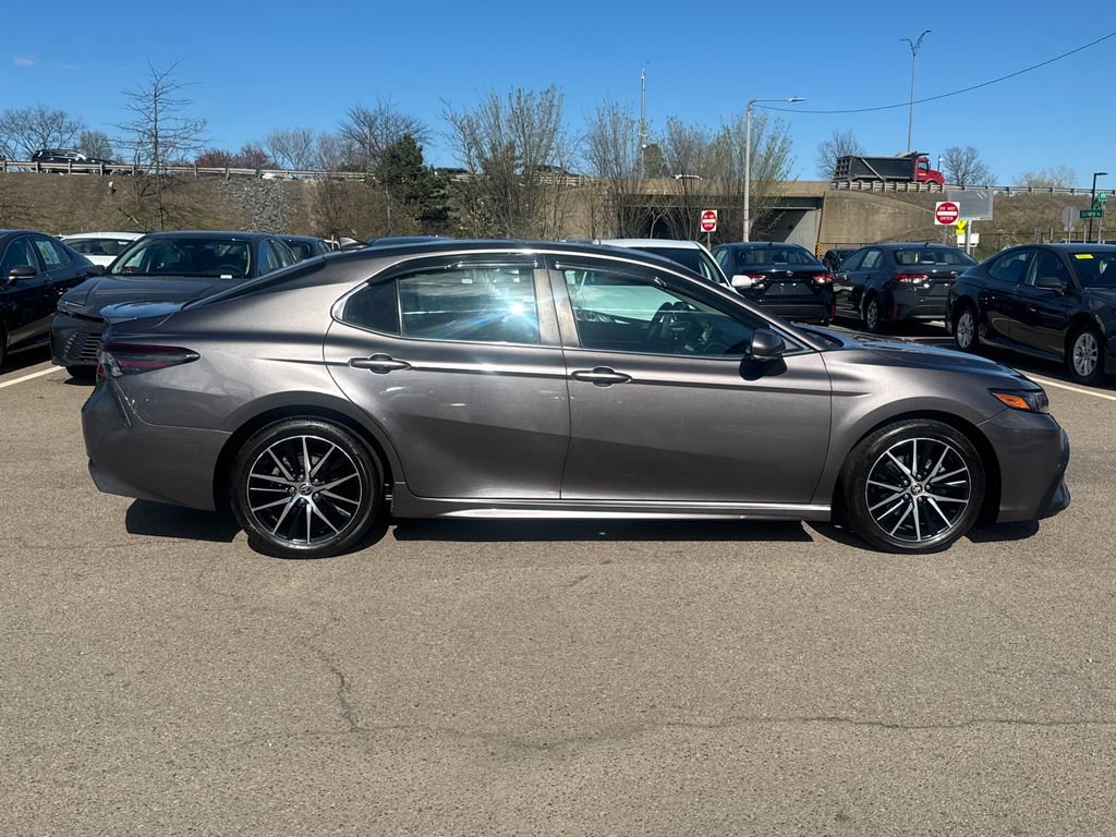 Used 2022 Toyota Camry SE w/ Cold Weather Package AWD/4WD image 8