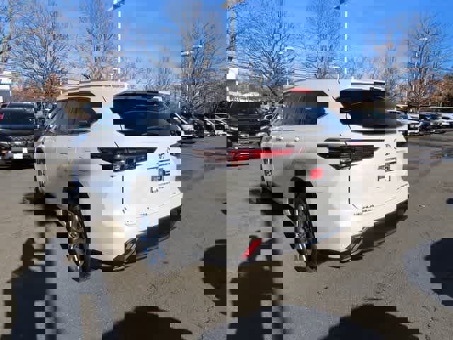 Used 2024 Toyota Highlander Limited image 4