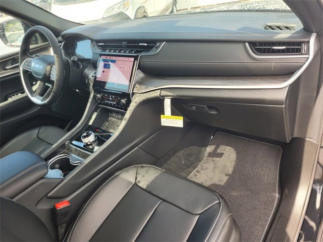New 2025 Jeep Grand Cherokee Limited image 16