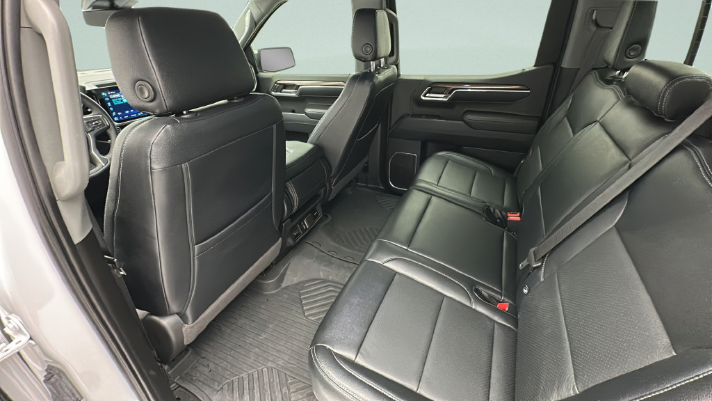 Used 2023 Chevrolet Silverado 1500 LT AWD/4WD image 11