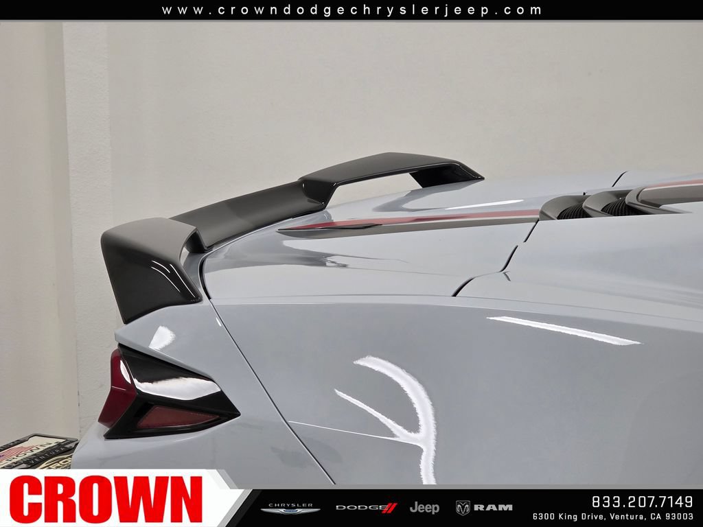 Used 2024 Chevrolet Corvette Stingray Premium Conv w/ Z51 Performance Package RWD image 10
