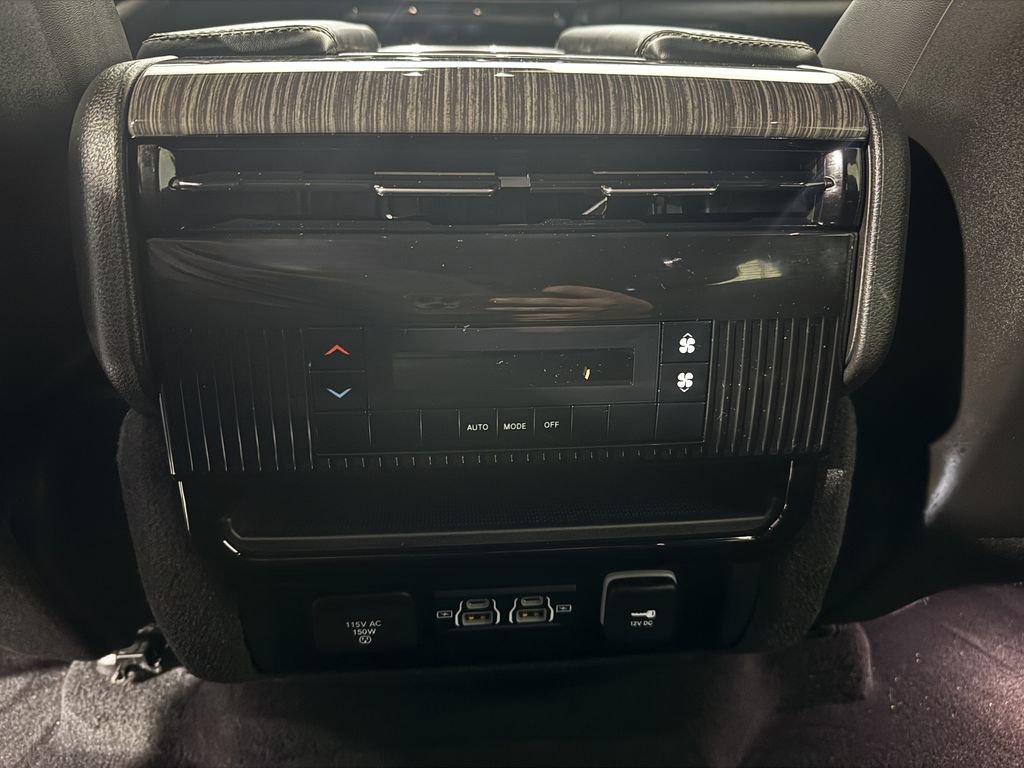 Used 2022 Jeep Wagoneer Series II AWD/4WD image 36