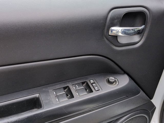 Used 2015 Jeep Patriot High Altitude FWD image 13