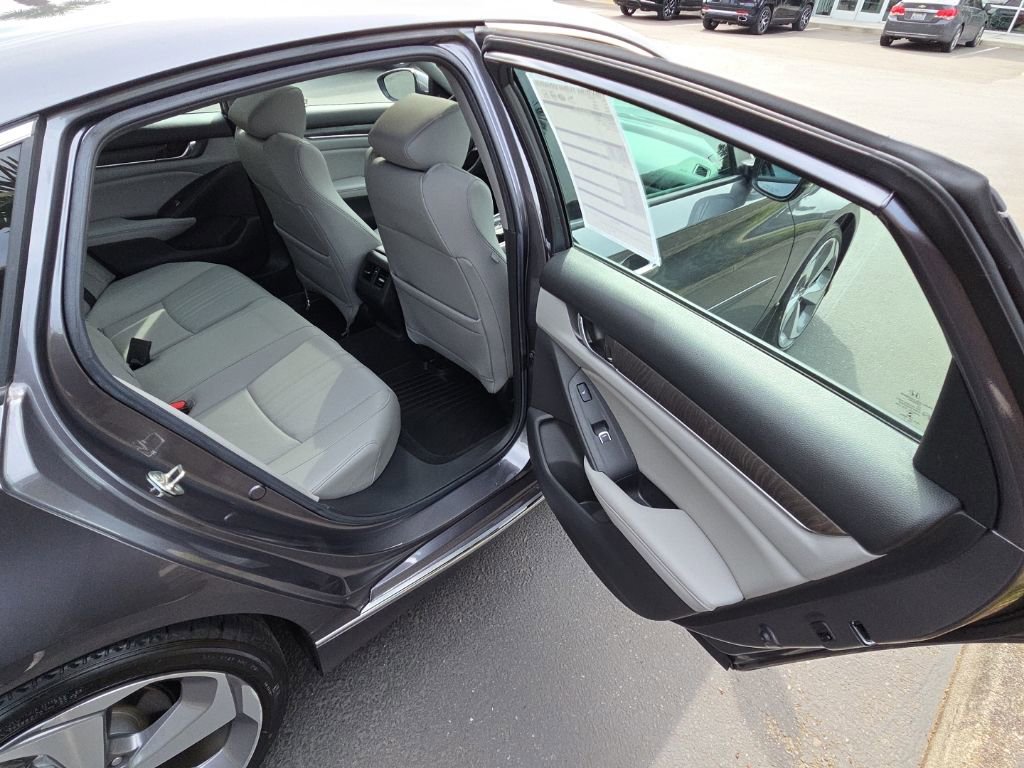 Used 2019 Honda Accord Touring image 17