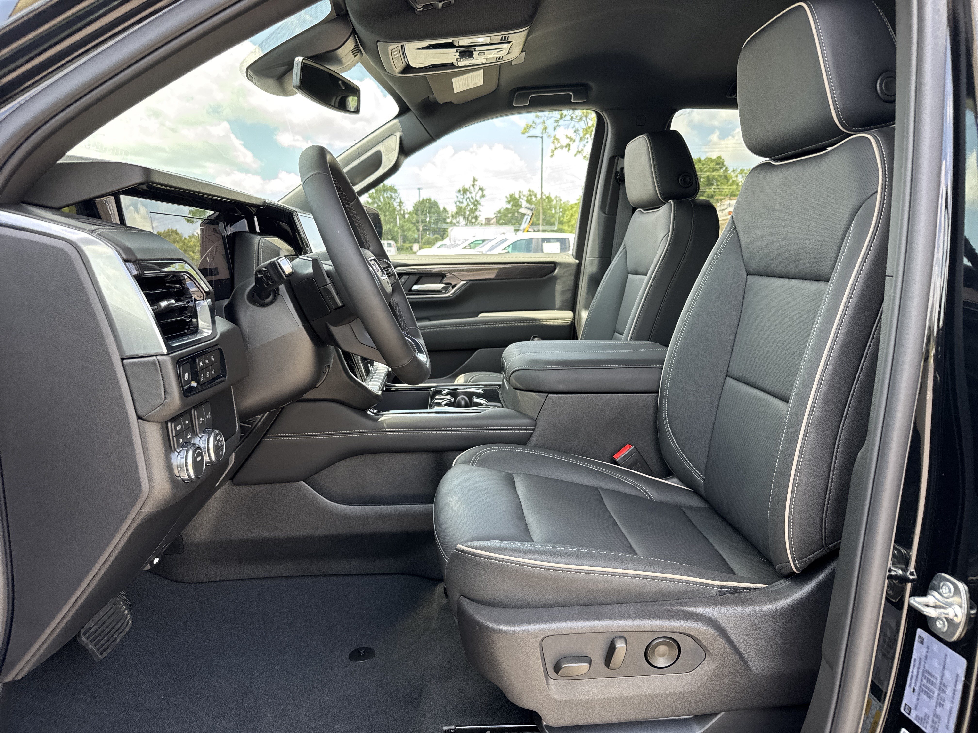 New 2026 GMC Yukon Elevation AWD/4WD image 16