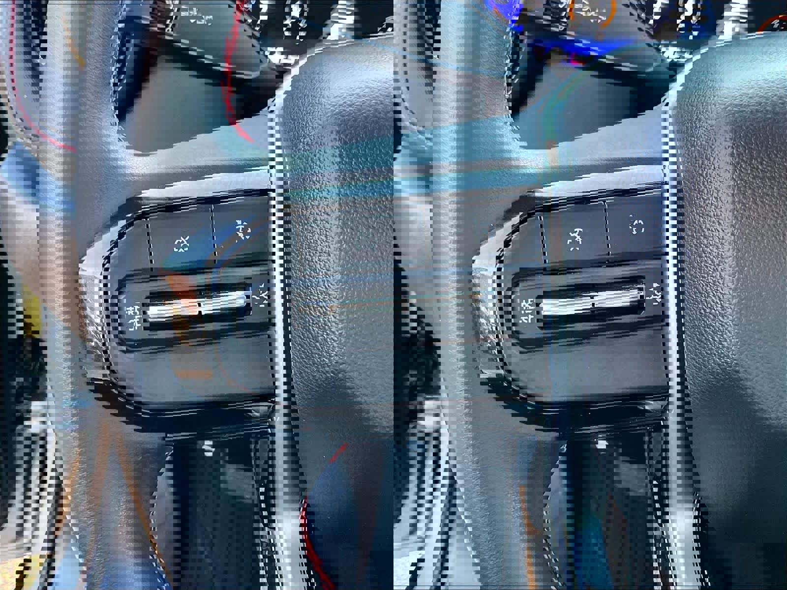 Used 2024 Chevrolet Colorado Z71 w/ Z71 Convenience Package 2 image 22