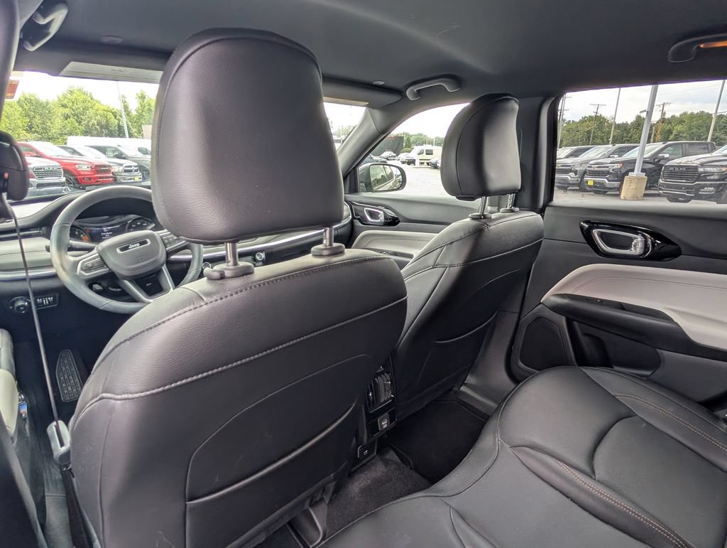 Used 2023 Jeep Compass Limited AWD/4WD image 13