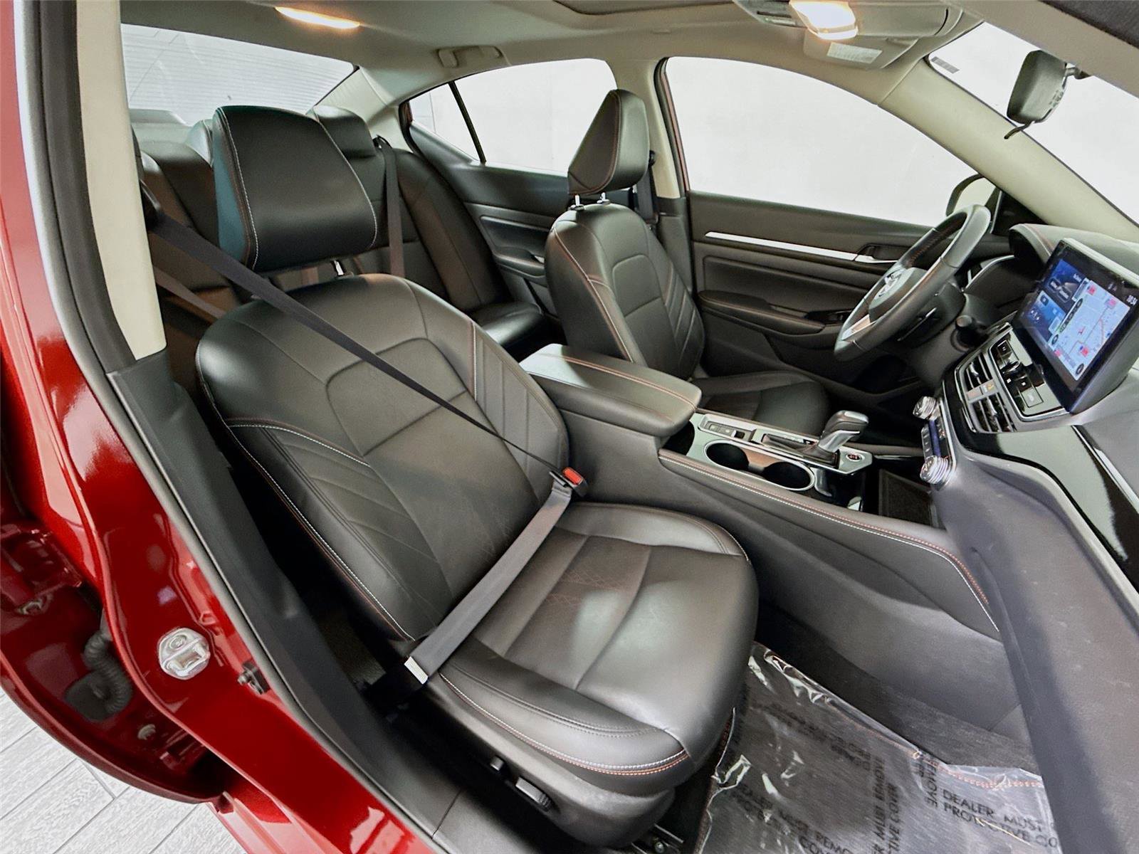 Used 2024 Nissan Altima 2.0 SR image 23