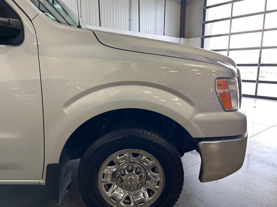 Used 2017 Nissan NV 3500 SV image 57