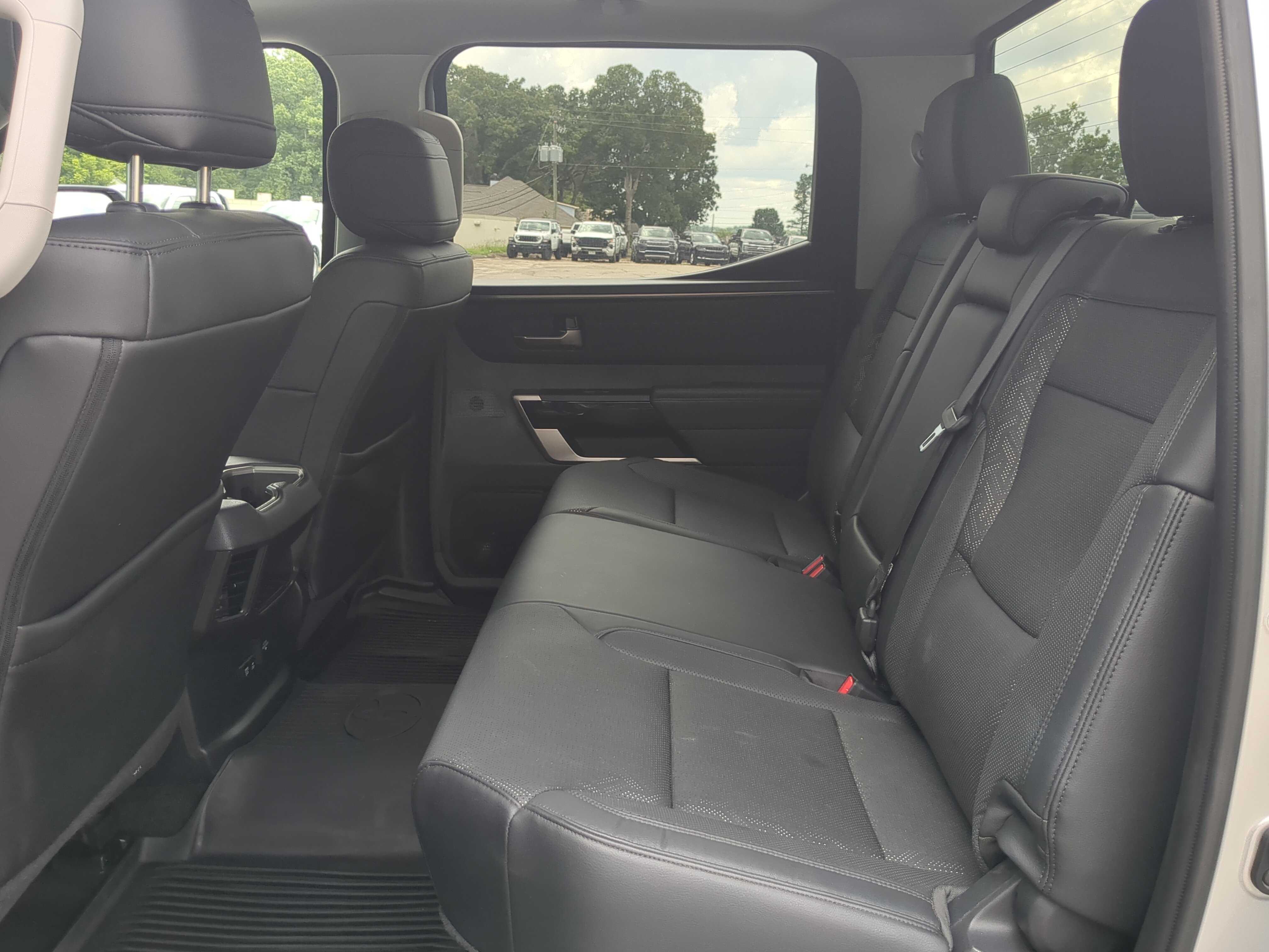 Used 2024 Toyota Tundra Limited w/ Power Package AWD/4WD image 12