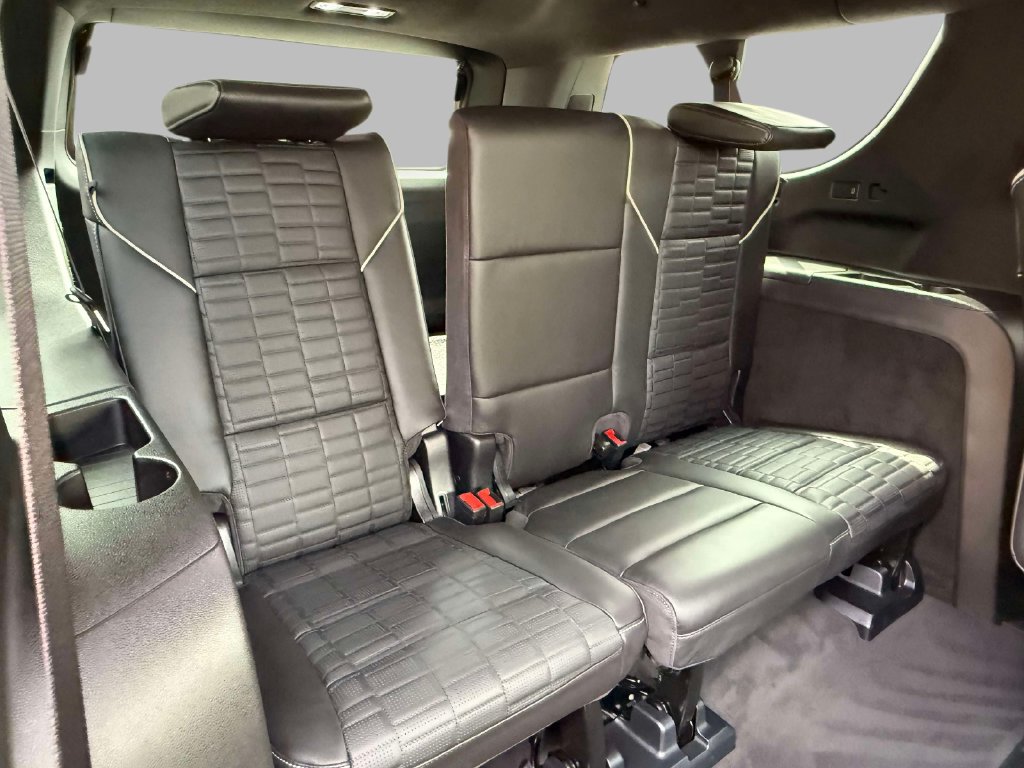 Certified 2025 Cadillac Escalade ESV Premium Luxury Platinum AWD/4WD image 17