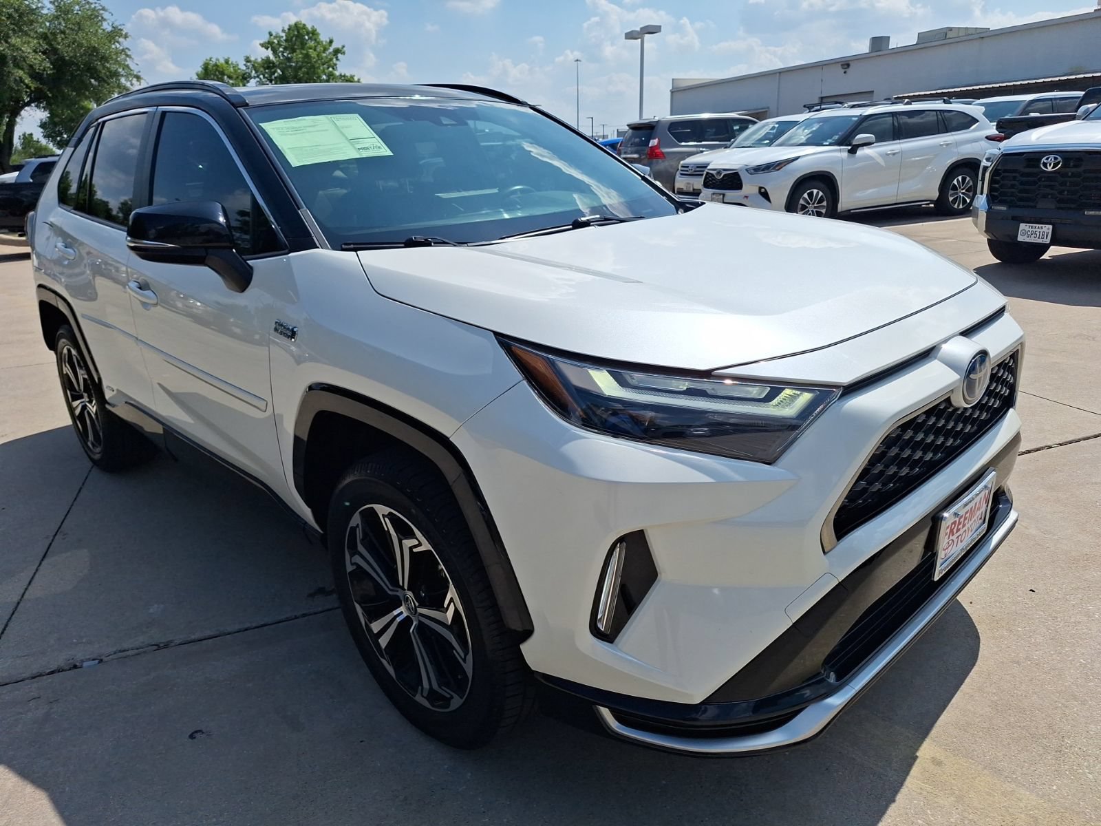 Used 2022 Toyota RAV4 XSE AWD/4WD image 8