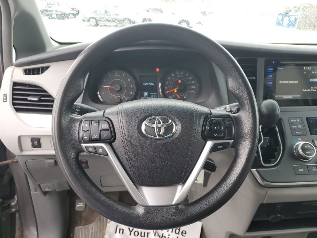 Used 2015 Toyota Sienna LE image 14
