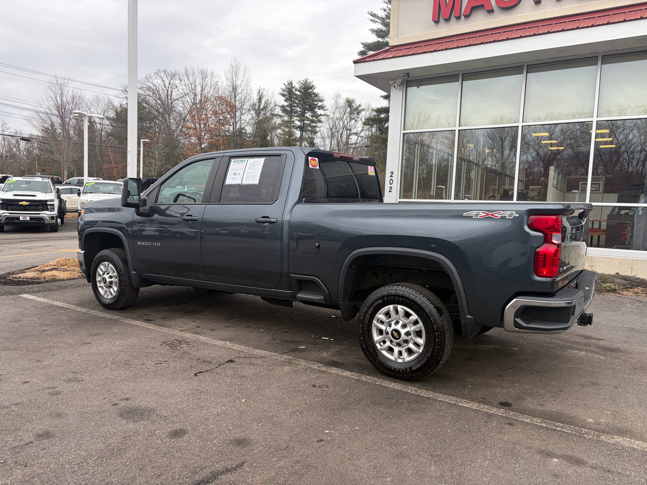 Used 2020 Chevrolet Silverado 2500 LT w/ Fleet Comfort Package image 11