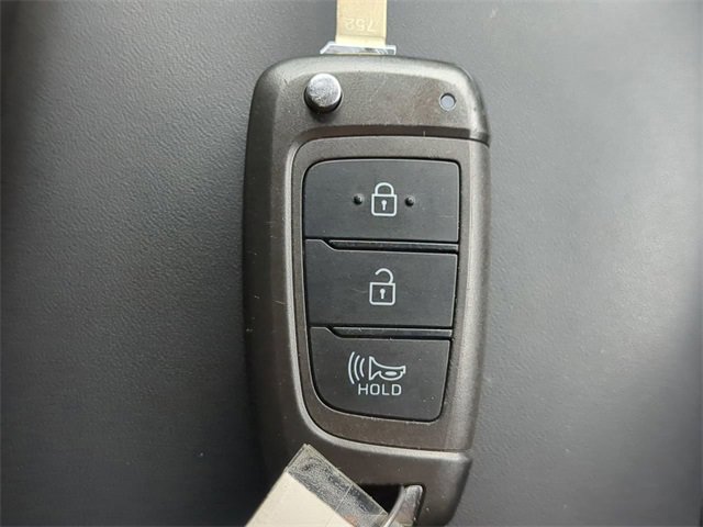 Used 2022 Hyundai Venue SEL image 26