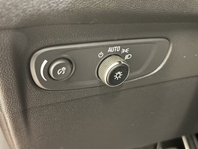 Used 2023 Buick Envision Essence w/ Sport Touring Package image 17