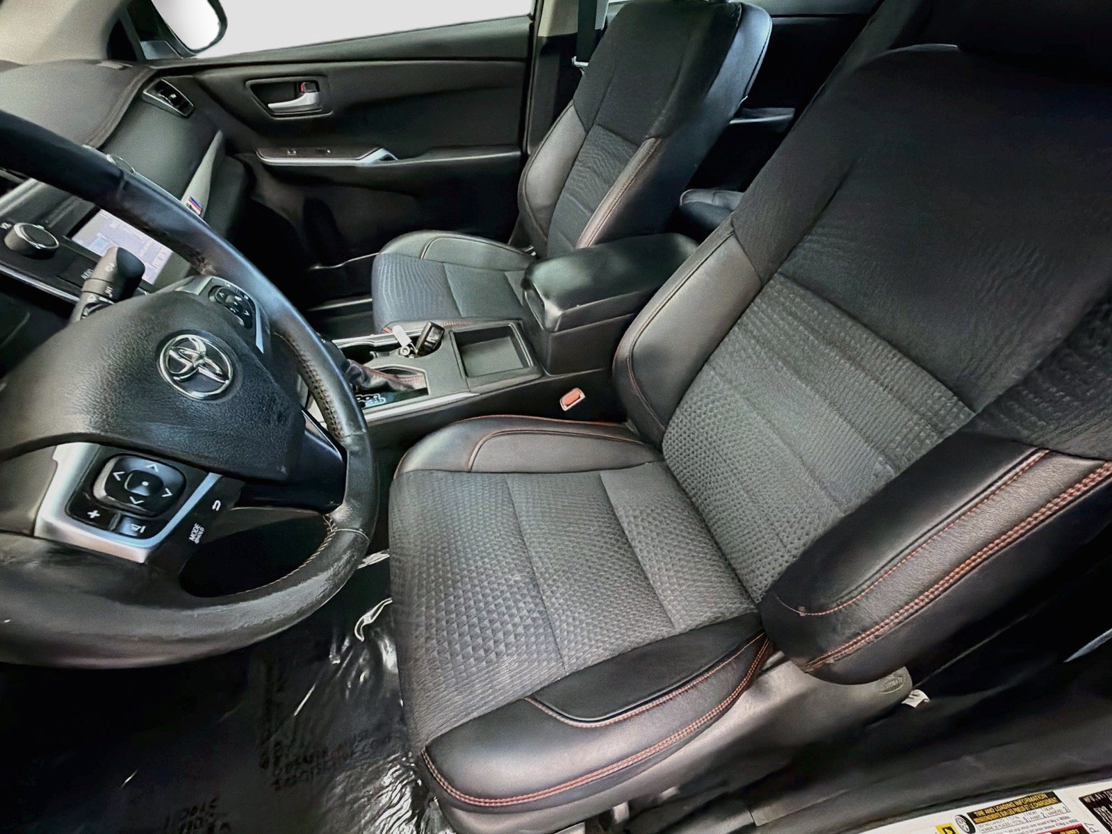 Used 2015 Toyota Camry SE FWD image 11