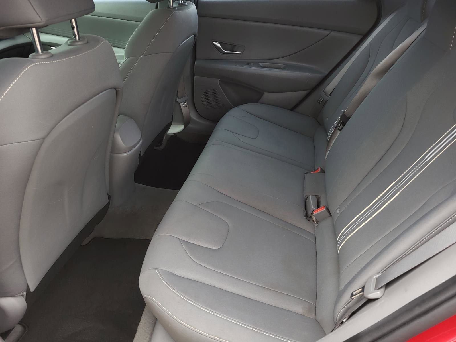 Used 2022 Hyundai Elantra SEL FWD image 10