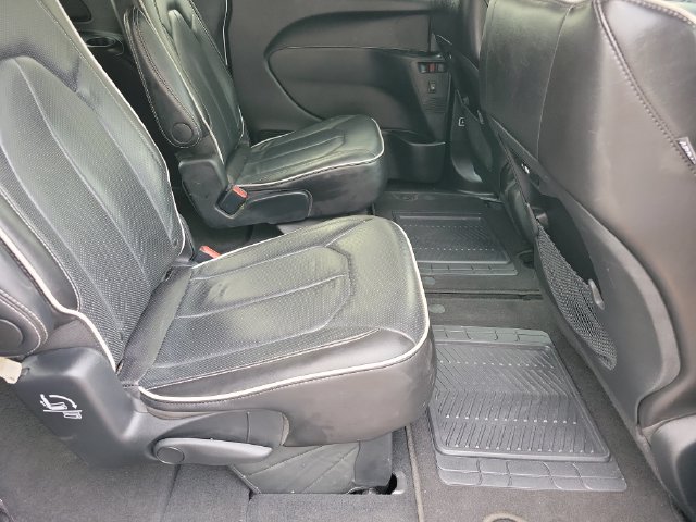 Used 2025 Chrysler Pacifica Limited FWD image 24