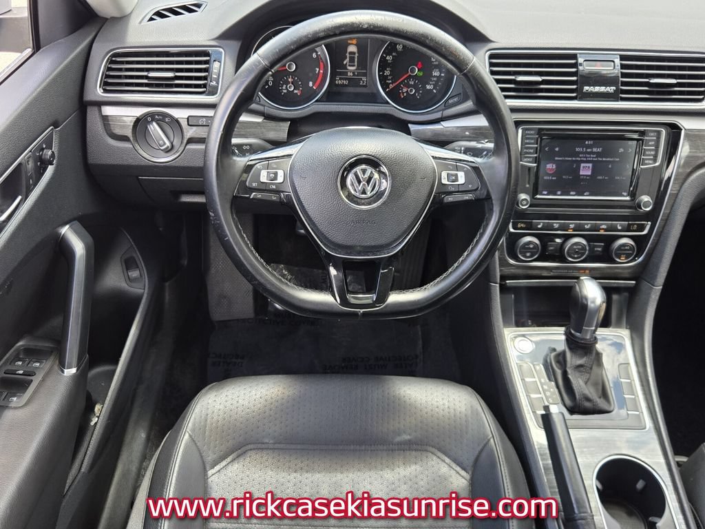 Used 2018 Volkswagen Passat 2.0T SE FWD image 13