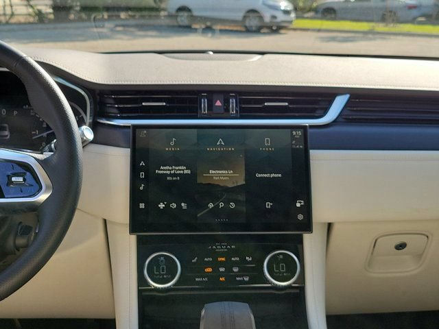 Used 2023 Jaguar F-PACE R-Dynamic S AWD/4WD image 19