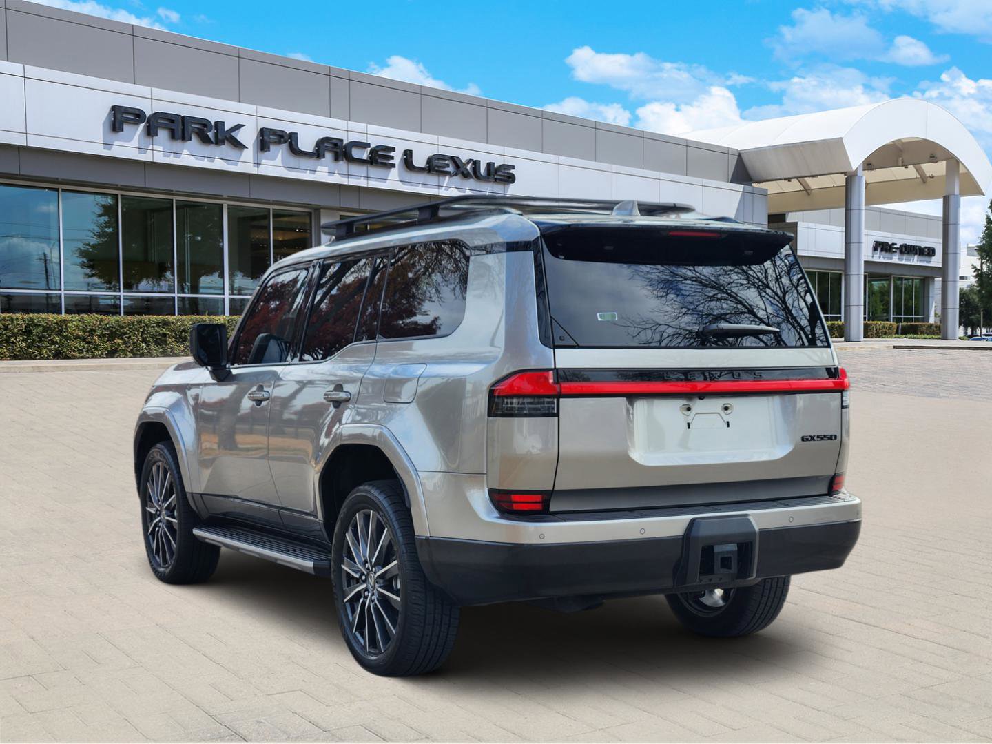 Used 2025 Lexus GX 550 image 4