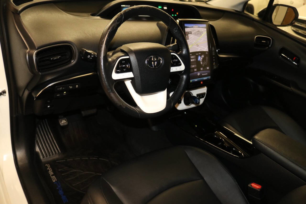 Used 2017 Toyota Prius Prime Advanced image 69
