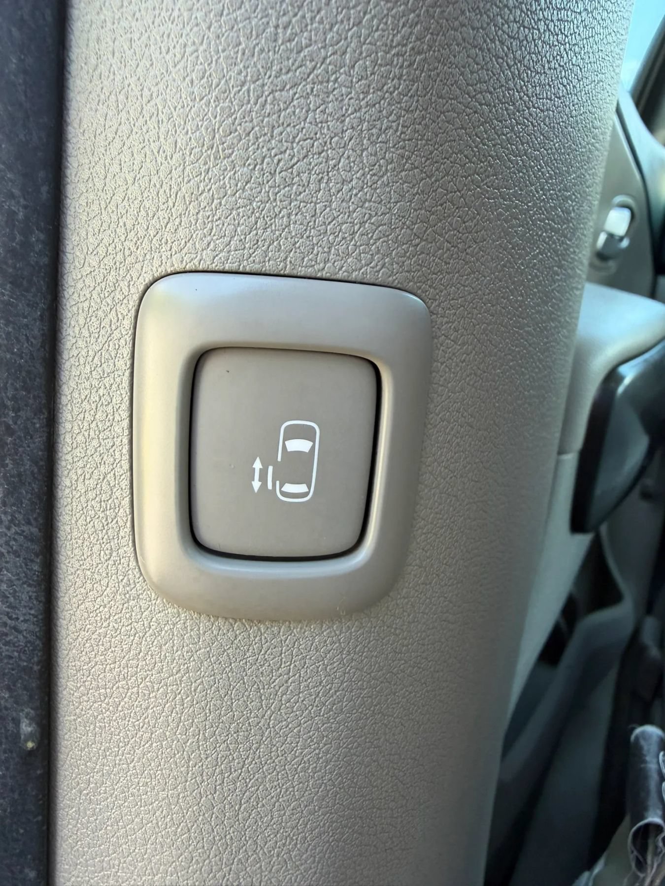 Used 2019 Kia Sedona LX FWD image 33