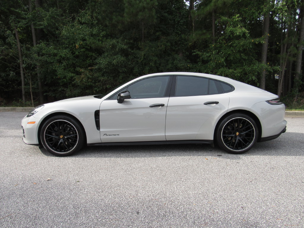 Used 2023 Porsche Panamera image 2
