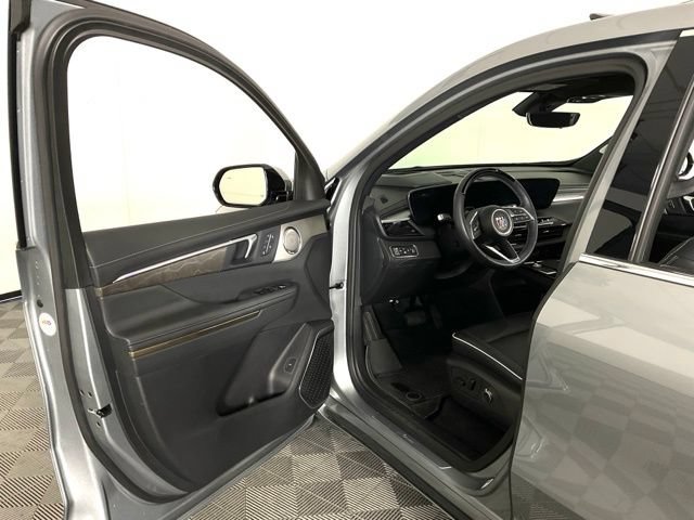 Used 2025 Buick Enclave Avenir w/ Super Cruise Package AWD/4WD image 28