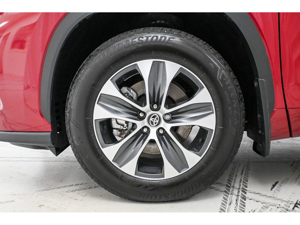 Used 2025 Toyota Highlander XLE image 23