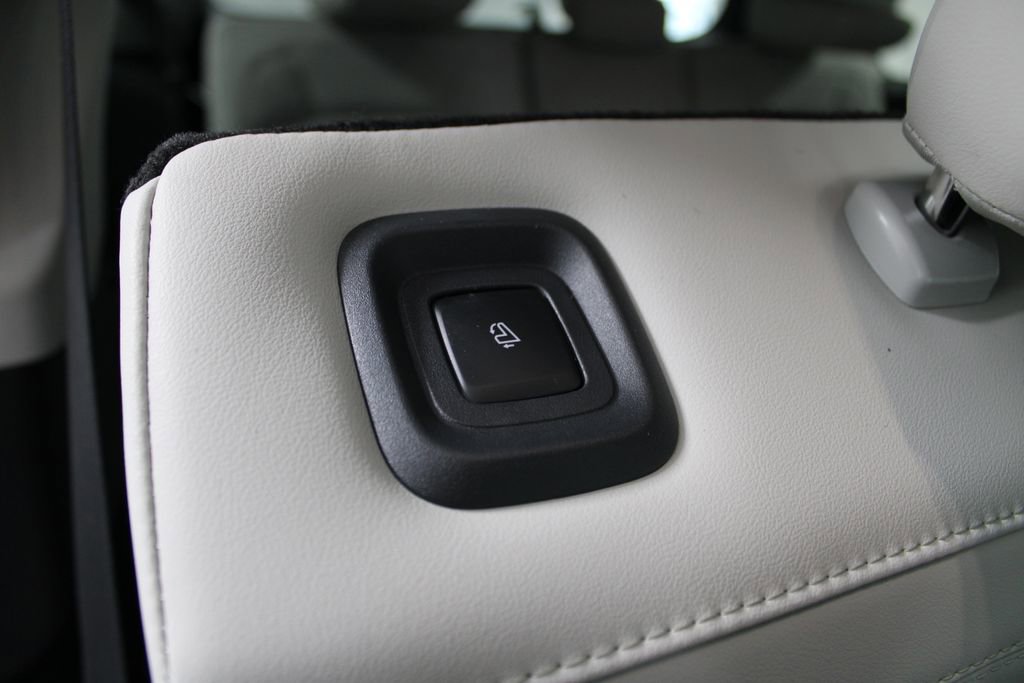 New 2026 Lincoln Navigator Reserve image 36