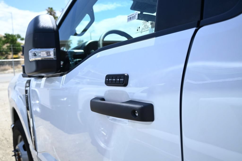 New 2026 Ford F350 XL w/ XL Chrome Package RWD image 6