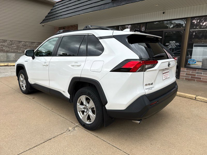 Used 2020 Toyota RAV4 XLE image 5