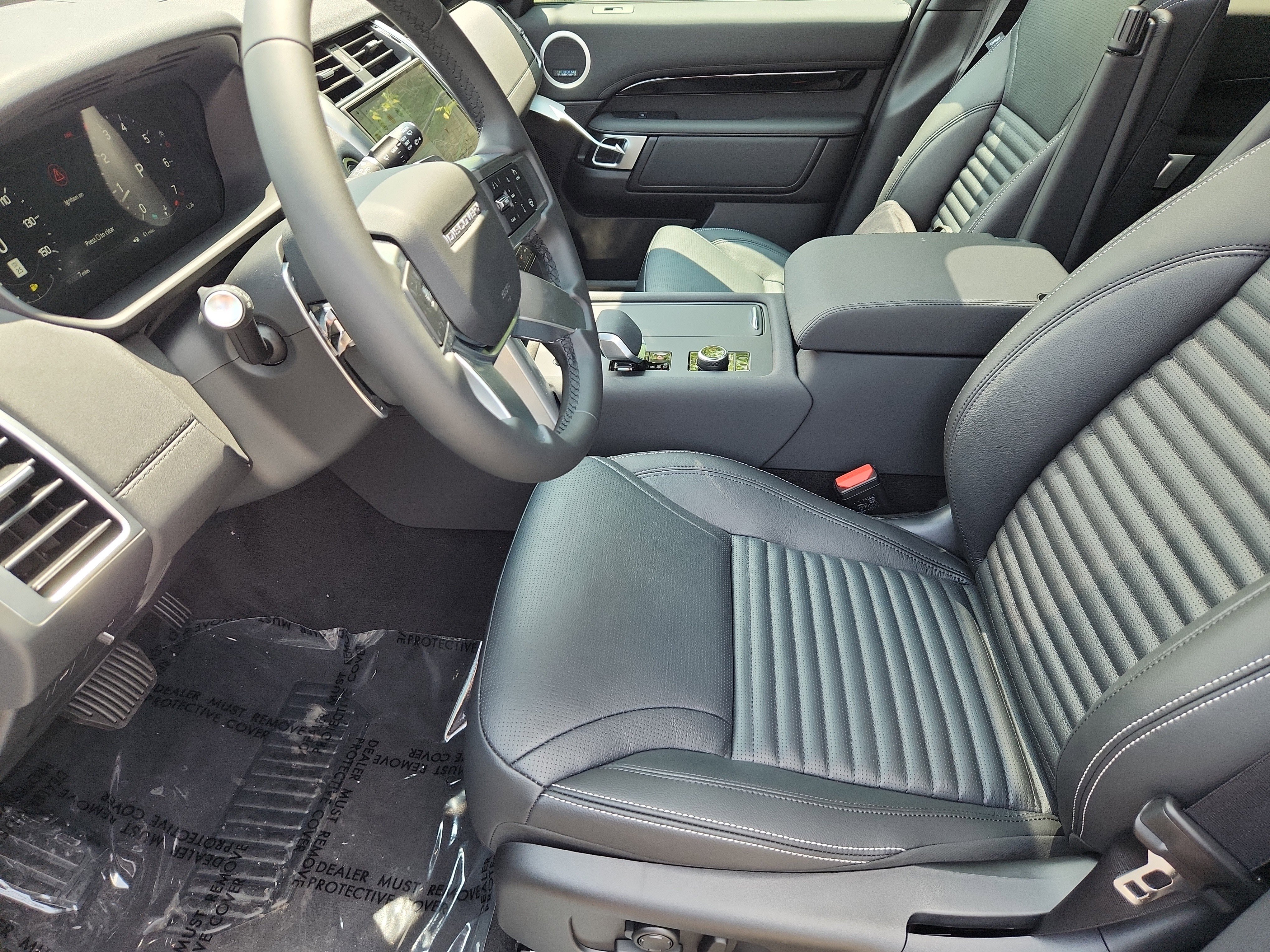 New 2025 Land Rover Discovery S image 23