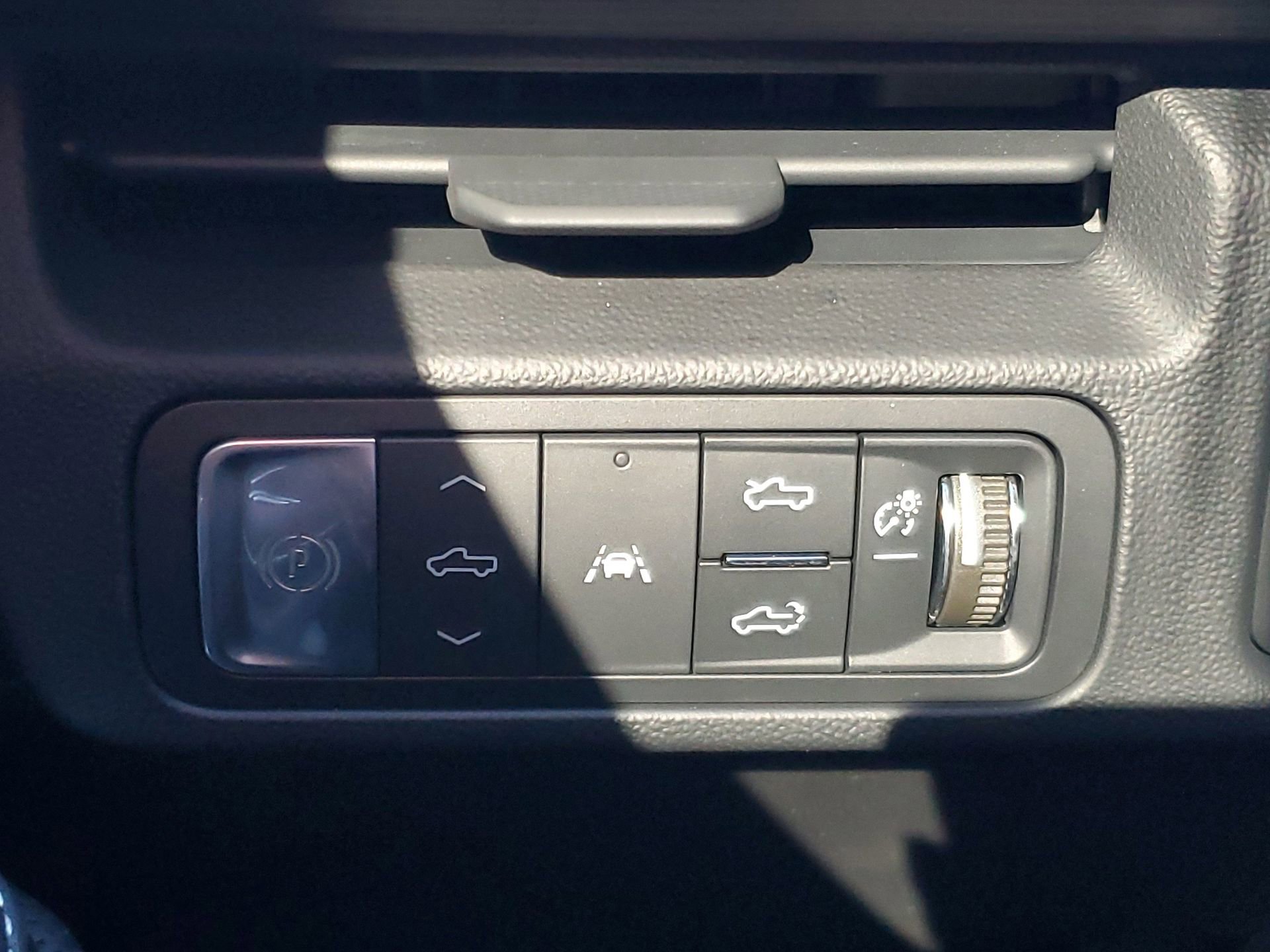 Used 2024 GMC Sierra EV Denali image 20