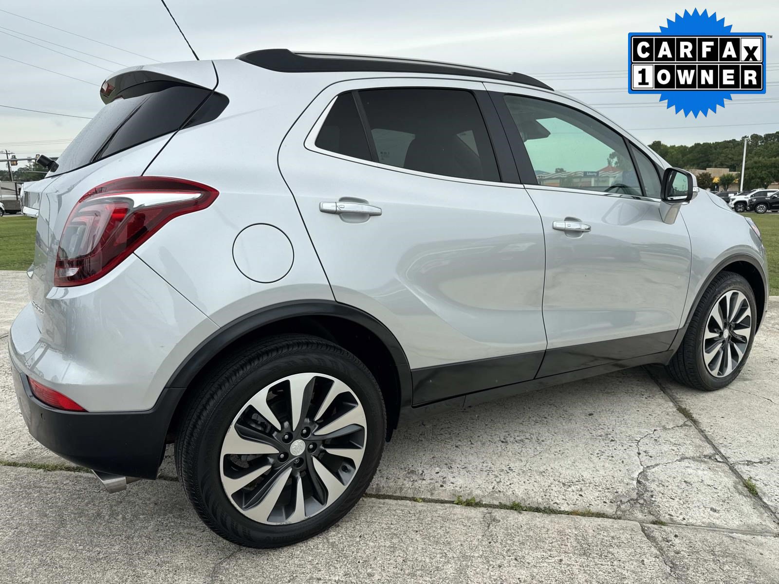 Used 2019 Buick Encore Essence w/ Safety Package II FWD image 4