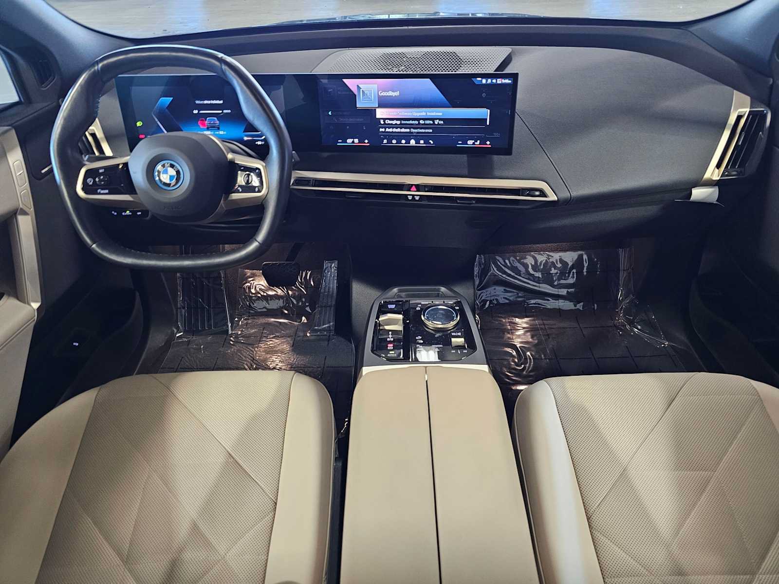Used 2024 BMW iX xDrive50 w/ Sport Package AWD/4WD image 9