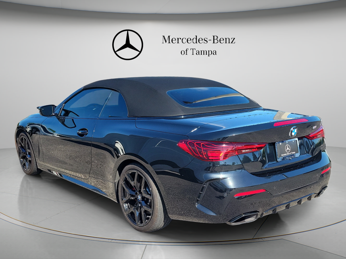 Used 2025 BMW M440i Convertible w/ Premium Package RWD image 3