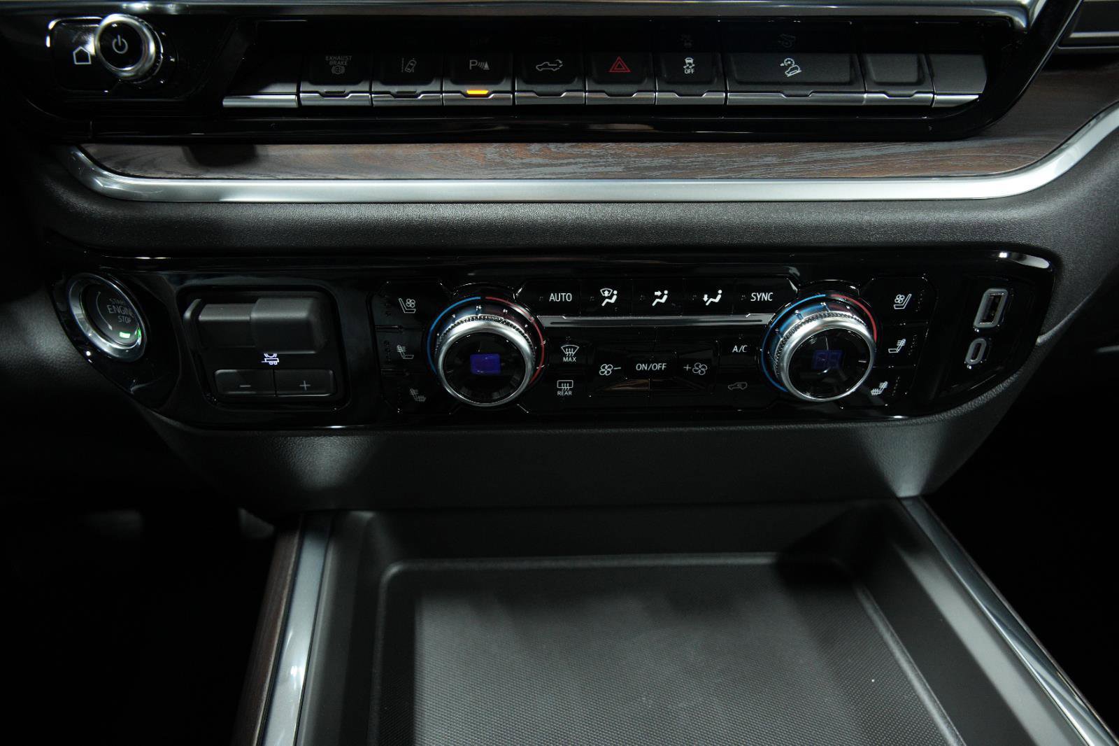 New 2025 GMC Sierra 2500 SLT w/ SLT Premium Package image 37