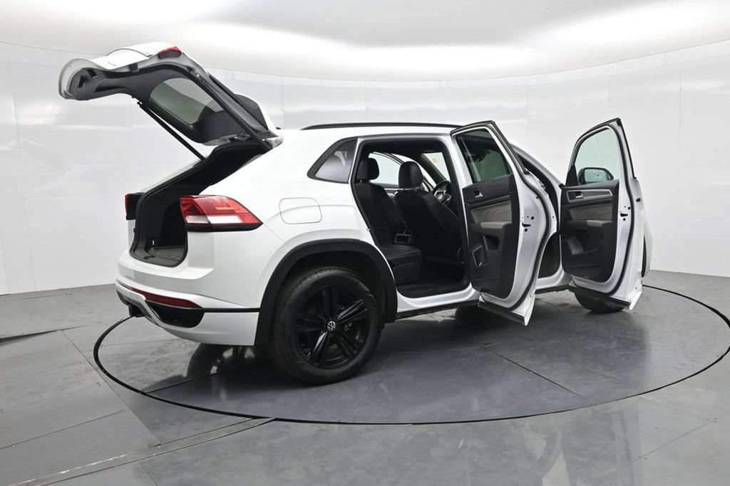 Used 2023 Volkswagen Atlas Cross Sport SEL R-Line AWD/4WD image 37