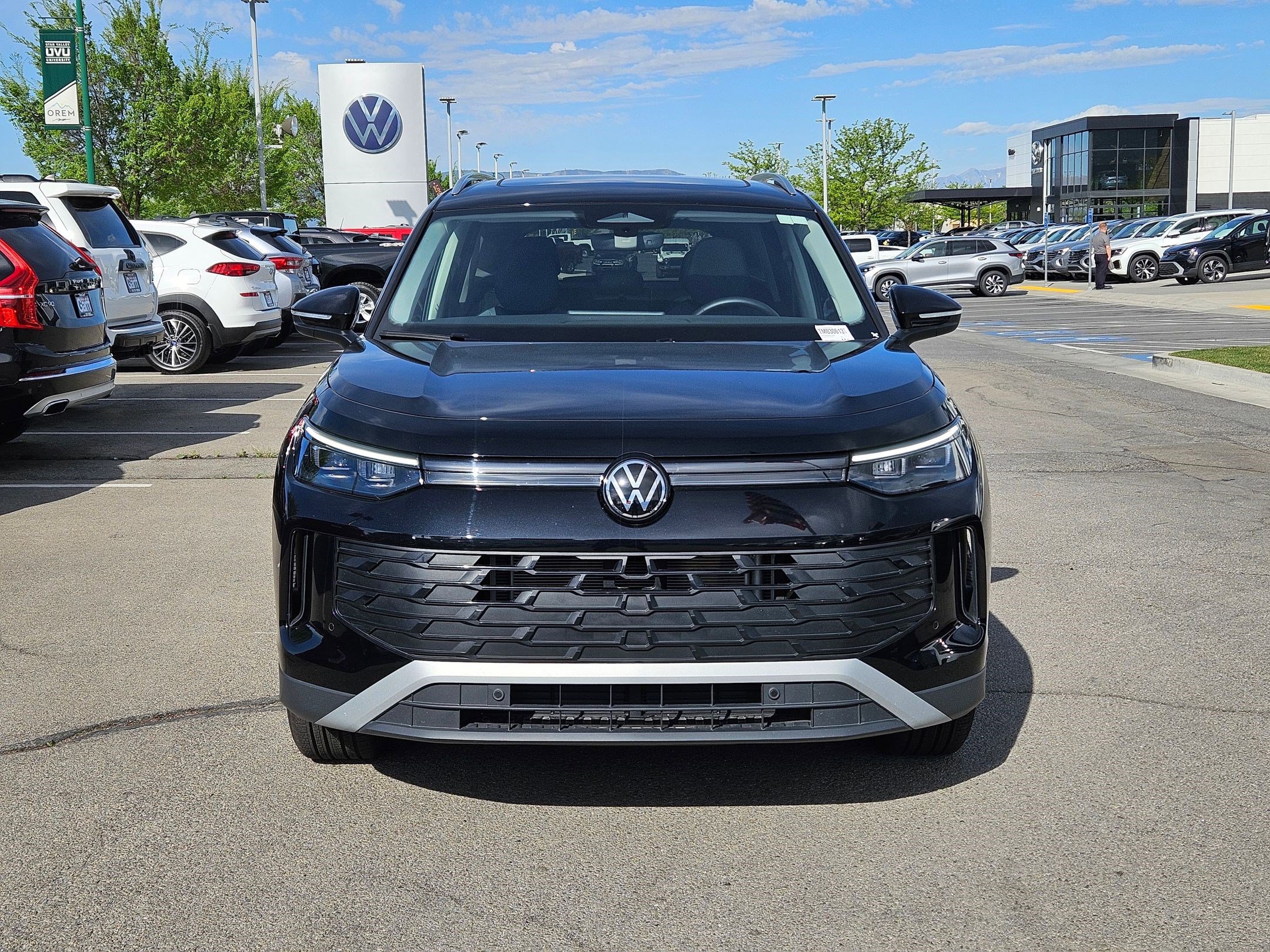 Used 2026 Volkswagen Tiguan SE image 12