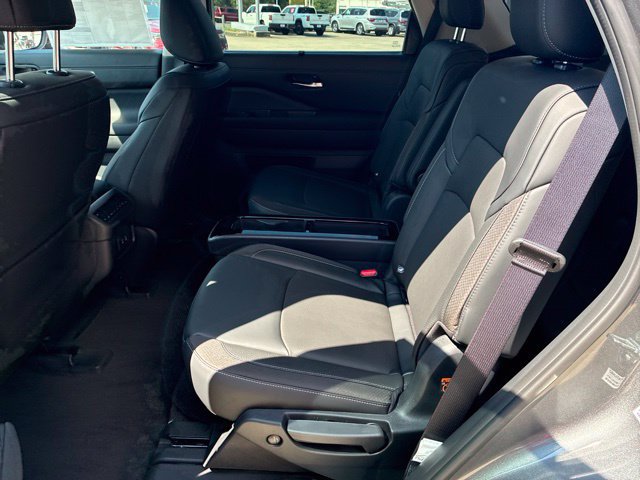 New 2026 Nissan Pathfinder SL w/ SL Premium Package FWD image 9