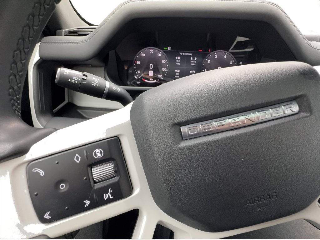 Used 2025 Land Rover Defender 110 S AWD/4WD image 43