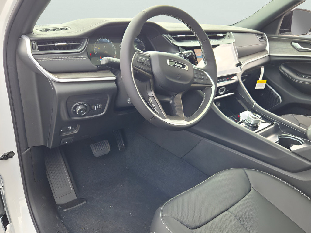 New 2027 Jeep Grand Cherokee Limited AWD/4WD image 25