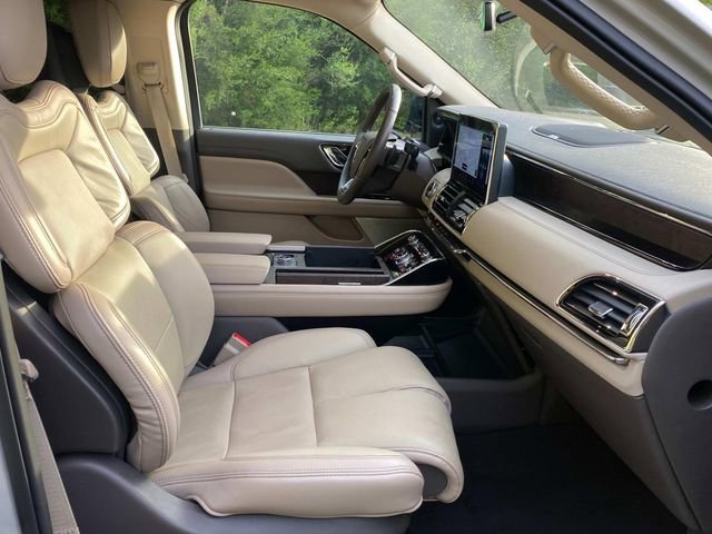 Used 2023 Lincoln Navigator L Reserve image 36